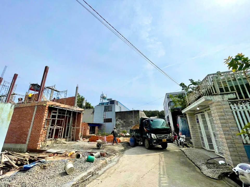 Nhà gác lửng Quảng Tiến 100m² giá 1.7 tỷ - Chính chủ bán gấp!