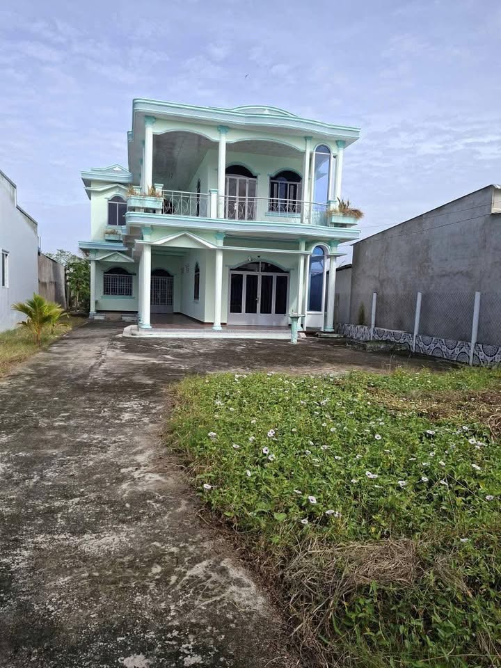 Nhà 1 trệt 1 lầu 477.95m² tại ấp Thạnh Lợi, Gò Công Tây - Nhà đẹp, vào ở ngay!