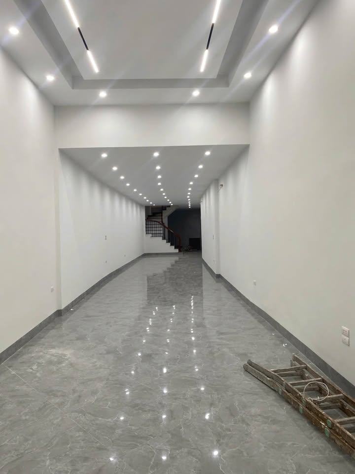 Cho thuê mặt phố Bạch Mai, Hai Bà Trưng 115m² - Vỉa hè rộng, thích hợp văn phòng, spa!