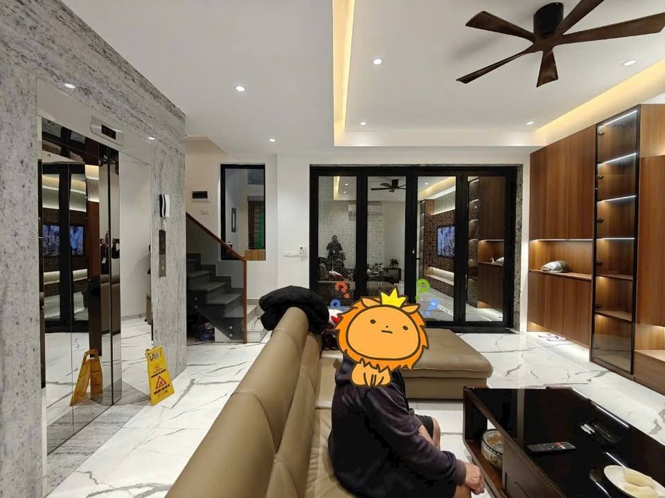 Bán FrontHouse Triệu Việt Vương 45m² giá 20 tỷ - Thang máy hiện đại, vị trí đắc địa!