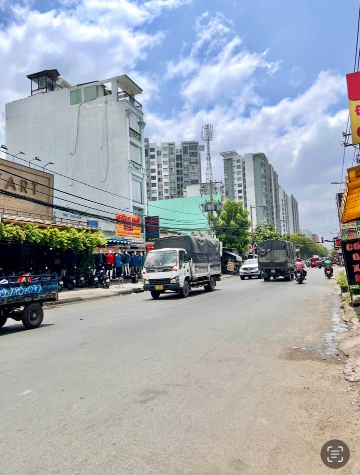 Bán gấp FrontHouse đường Tân Kỳ Tân Quý, quận Tân Phú - Diện tích 140m² chỉ 10.9 tỷ!