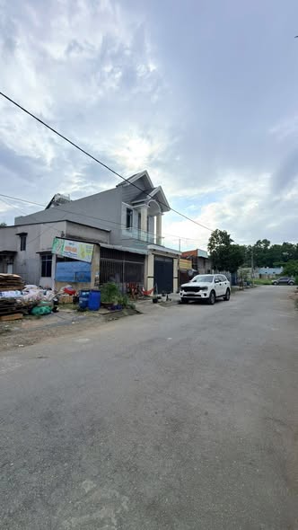 Đất nền KDC Tứ Hải Dĩ An 100m² giá 3.87 tỷ - Cơ hội đầu tư hiếm có!