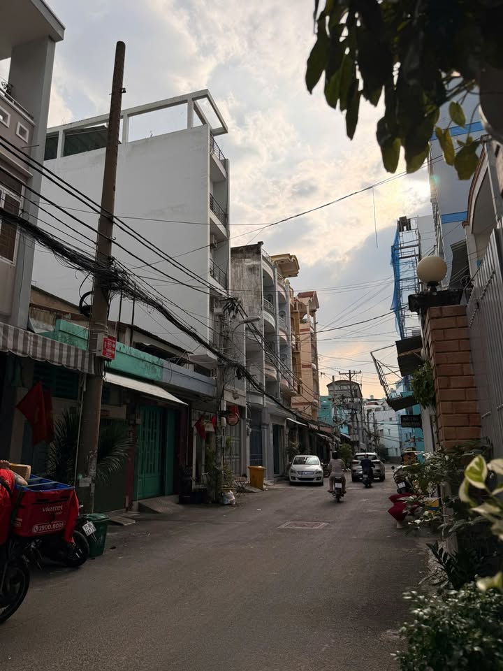 Nhà phố quận 11, 29m² giá thỏa thuận - Hẻm 8m kinh doanh sầm uất!