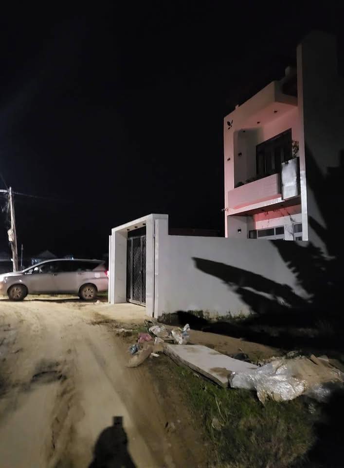 Nhà 2 Tầng Diên Lạc 92m² giá 2.39 tỷ - Full nội thất, sẵn sàng ở ngay!