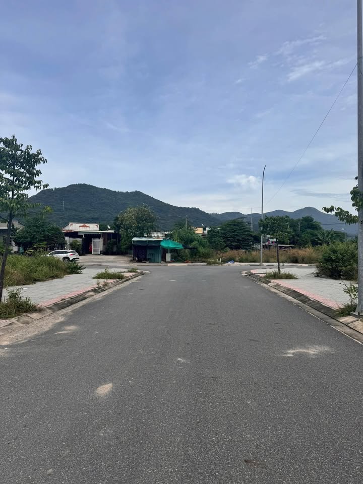 Đất nền Kim Dinh Bà Rịa 100m² giá 1.86 tỷ - Sổ đỏ chính chủ sẵn sàng giao dịch!