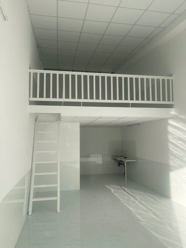 Phòng trọ mặt tiền KDC Hưng Phú, 20m² giá 2.5 triệu - Thuận tiện đậu ô tô!