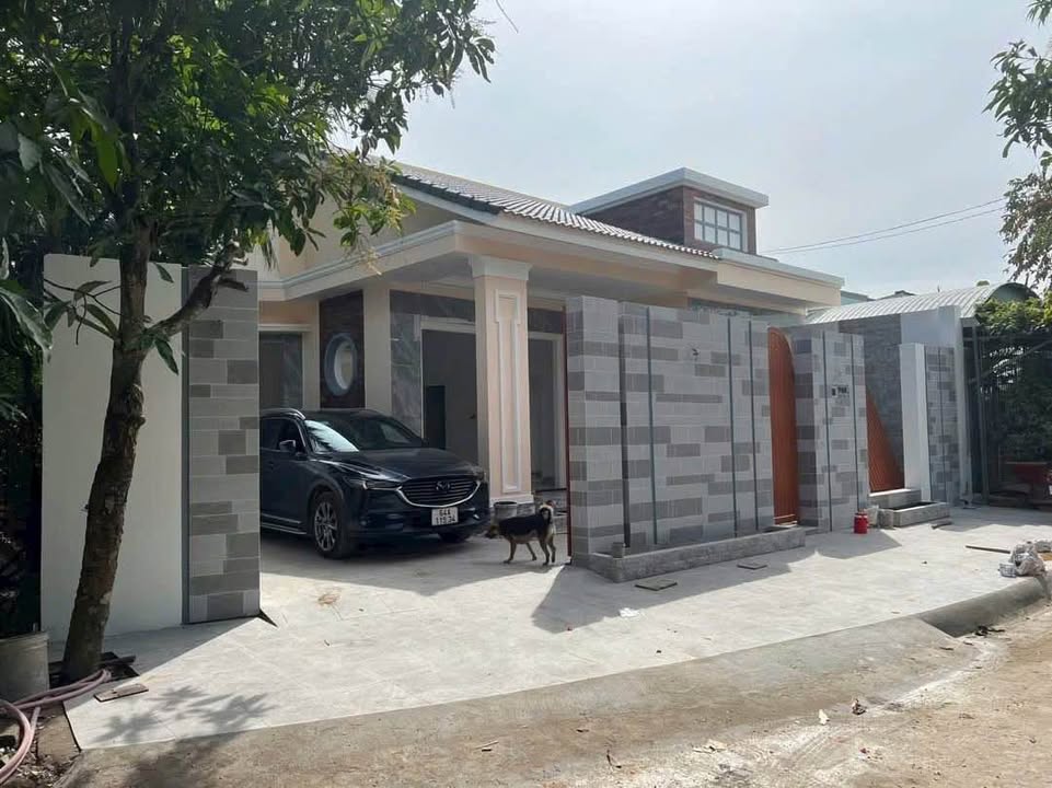 Nhà góc 2 mặt đường lớn Tân Ngãi Vĩnh Long 182m² giá 3.4 tỷ - Pháp lý rõ ràng, sẵn sàng giao ngay!