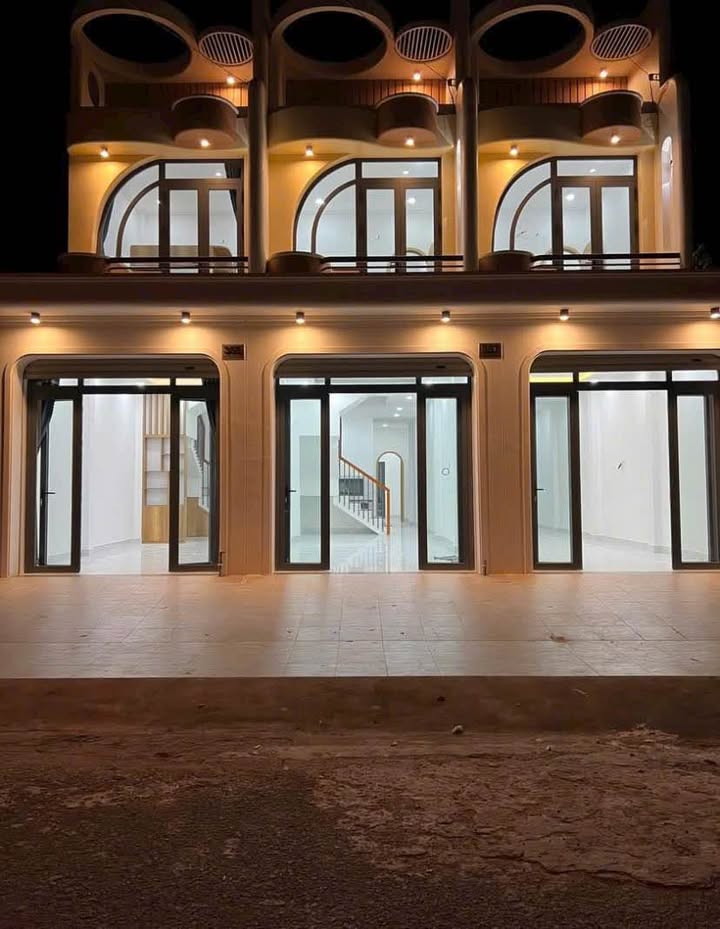 Nhà đẹp 1 trệt 1 lầu tại Tân Ngãi, Vĩnh Long 72.6m² - Thiết kế hiện đại, giá chỉ 1 tỷ!