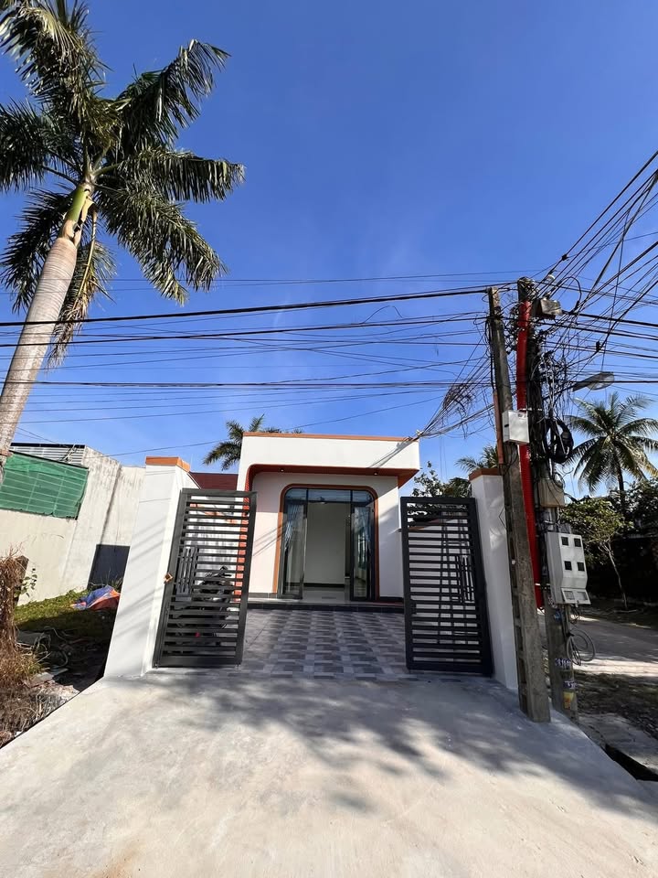 Nhà 2 mặt tiền Hẻm 39 Nguyễn Văn Linh, Tây Ninh 120m² giá 1.65 tỷ - Kinh doanh tốt!