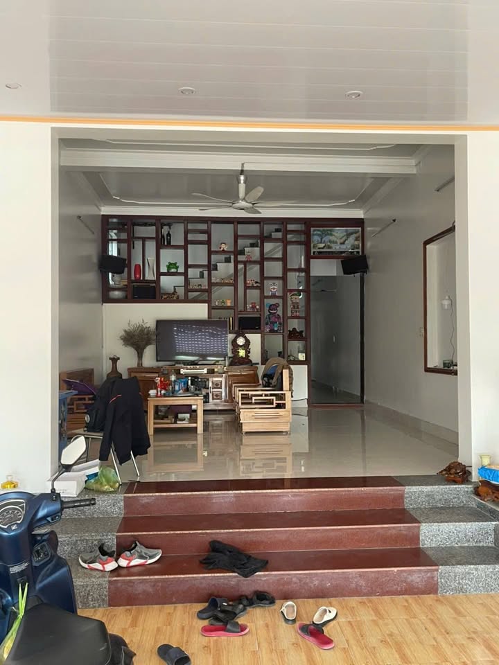 Nhà mặt đường 403 xã Kiến Hưng 130m² giá 4 tỷ - Lô góc, hướng Đông mát mẻ!