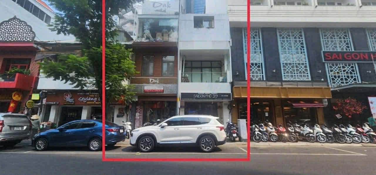 Nhà mặt tiền Đông Du, Quận 1 - Diện tích 160m² - Giá thuê 18.000 USD, thương lượng!