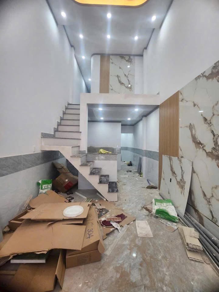 Nhà riêng Dĩ An 50m² giá 1.75 tỷ - Hướng Đông, thuận tiện di chuyển!