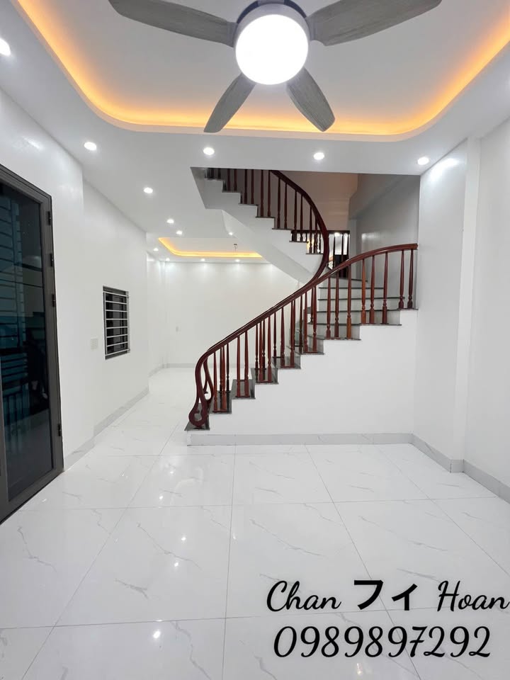 Nhà 3 tầng Tiền Phong 40m² giá 1.6 tỷ - Đường ô tô vào tận cửa!