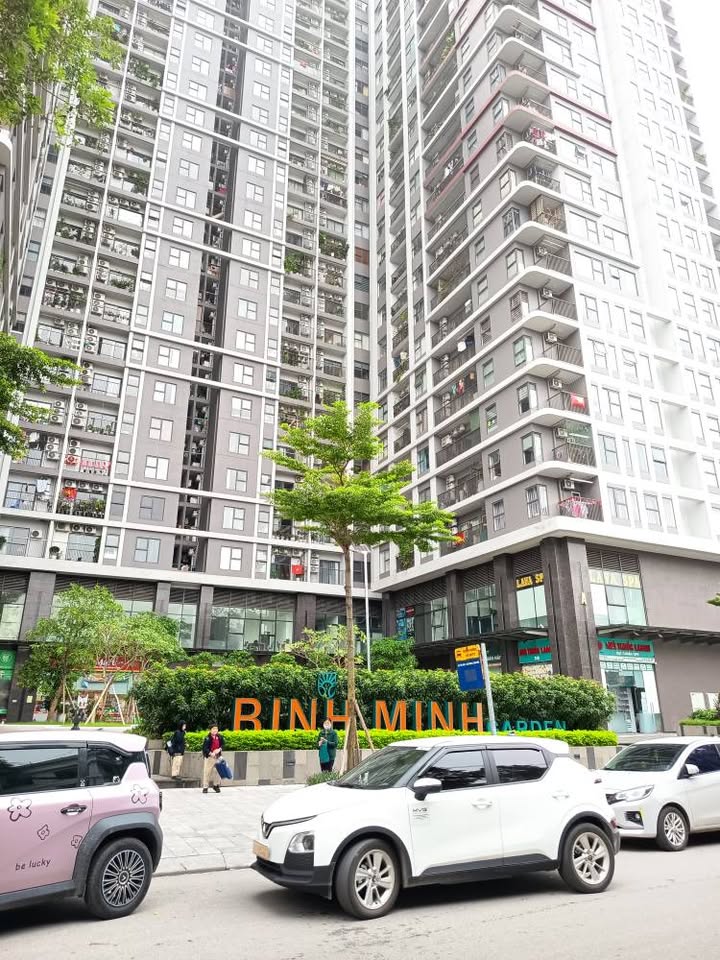 Đất nền Đức Giang 70m² giá 13 tỷ - Vị trí đắc địa, kinh doanh thuận lợi!