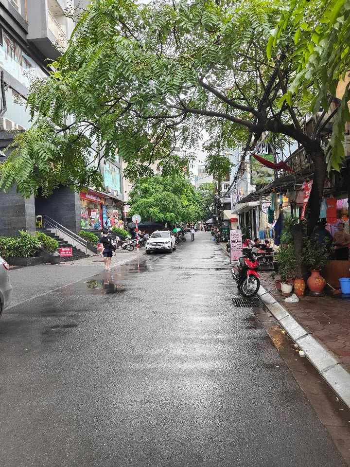 Nhà cấp 4 ngõ 165 Thái Hà 51m² giá 8 tỷ - Kinh doanh sầm uất, ô tô đỗ cửa!