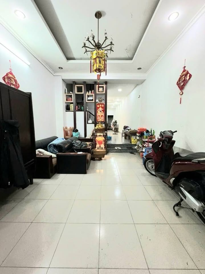 Nhà 4 tầng Tùng Thiện Vương, Quận 8, 83m² giá 7.3 tỷ - Gần chợ, trường học