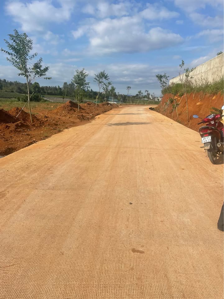 Đất nền Tân An, Đức Trọng 1200m² giá 1 tỷ - Mặt tiền 50m, cơ hội đầu tư!