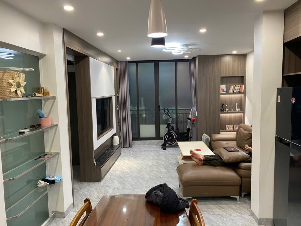 Nhà cho thuê ngõ 823 Hồng Hà, Hoàn Kiếm 40m² - Nội thất cơ bản, sẵn sàng vào ở!