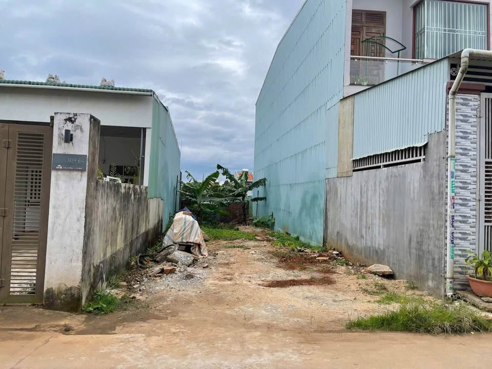 Đất thổ cư Hẻm 309 Trường Chinh, Pleiku 122m² giá 1.5 tỷ - Khu dân cư sầm uất!