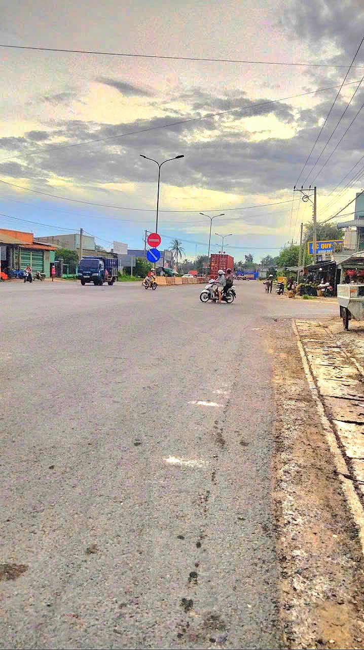 Đất 702m² tại ấp Cây Trắc, Gia Lộc, Tây Ninh - Giá chỉ 2.1 tỷ - Cơ hội đầu tư hấp dẫn!