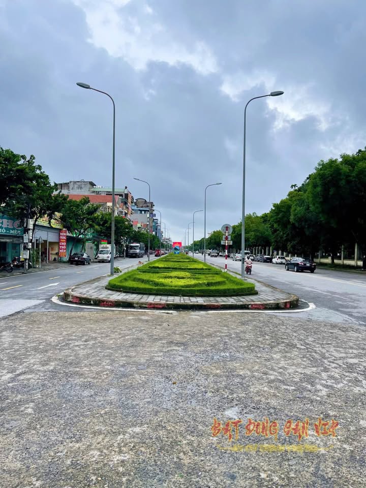 Biệt thự 3 tầng Hoa Lư, Ninh Bình 240m² giá 19 tỷ - Sẵn sàng vào ở ngay!