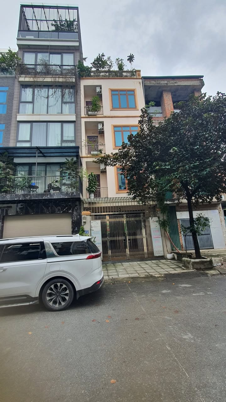 Nhà liền kề Văn Khê Hà Đông 83m² giá thỏa thuận - Không gian làm việc lý tưởng!