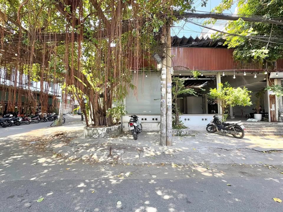 Cho thuê mặt bằng kinh doanh góc 2 mặt tiền Nguyễn Gia Trí, Bình Thạnh 306m² - Kinh doanh tự do