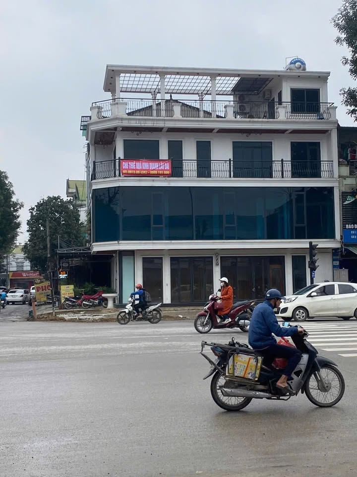 Nhà mặt tiền cho thuê đường Phan Đình Phùng, Vinh - Diện tích rộng, thuận tiện kinh doanh