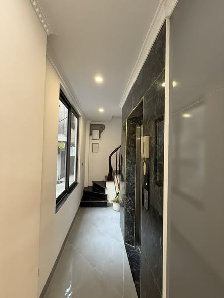 Nhà phố Thái Hà 33m² giá 12.8 tỷ - Mặt tiền 7.9m, thang máy mới