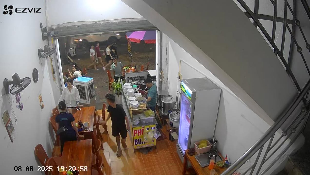 Nhà FrontHouse 2 tầng mặt đường Hà Huy Tập 85m² giá 100 triệu - Kinh doanh sinh lời ngay!