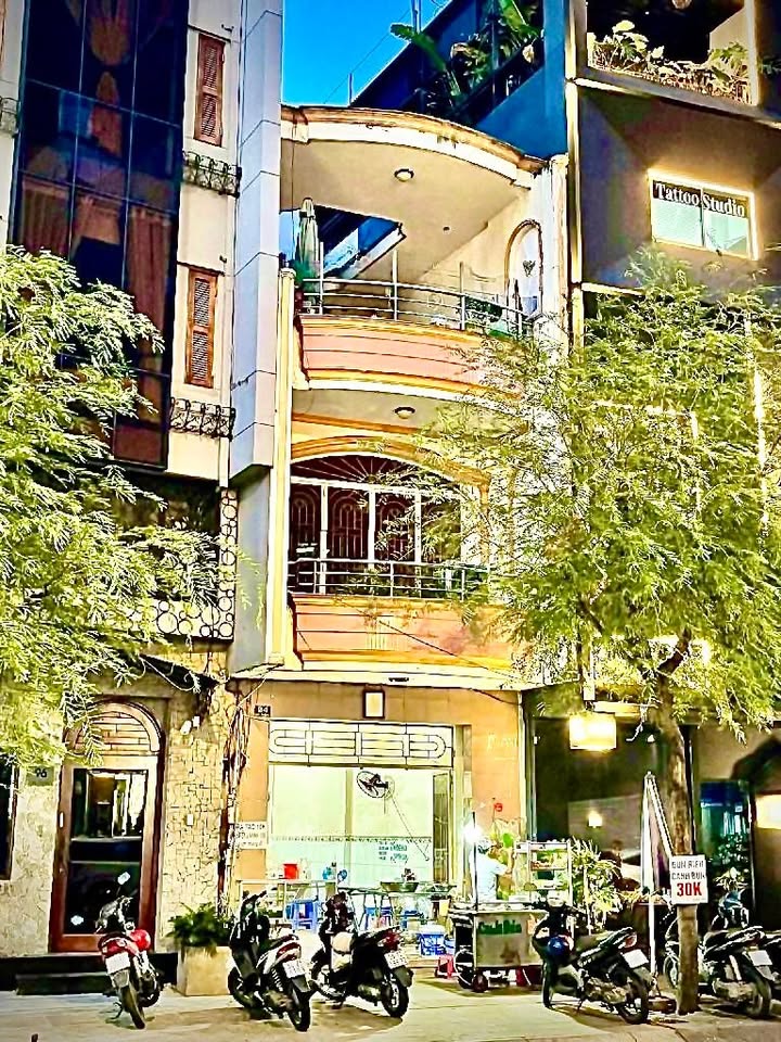 Nhà phố mặt tiền Đề Thám, quận 1 - Diện tích 67m², giá 34.9 tỷ - Đầu tư sinh lời ngay!
