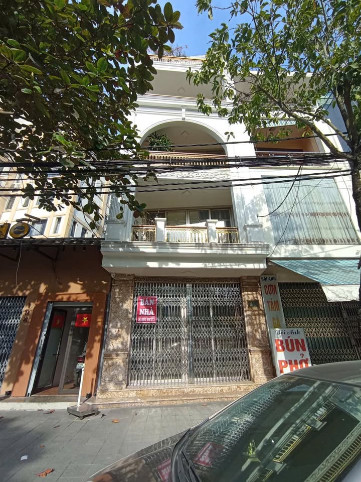 Nhà mặt tiền Hùng Vương, Nam Định 80m² giá 1x tỷ - Kinh doanh sầm uất!