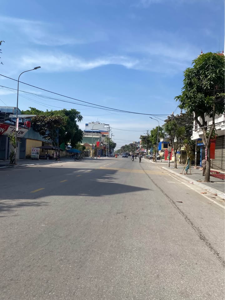 Nhà mặt đường Phạm Ngũ Lão, Nam Định 105m² giá 9.xxx tỷ - Vị trí đắc địa cho kinh doanh!