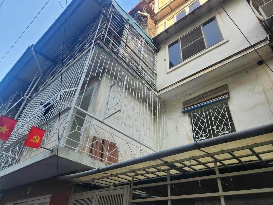 Căn hộ Tập thể Hoàng Đạo Thành 31m² giá 4.38 tỷ - Thiết kế full nội thất, sẵn sàng ở!