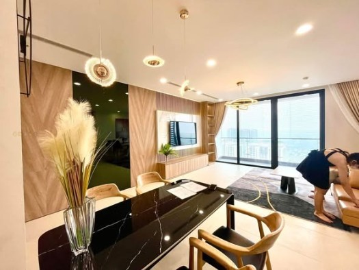 Căn hộ 2 phòng ngủ CT3 Mễ Trì Hạ 70m² giá 6 tỷ - Full nội thất sang trọng!