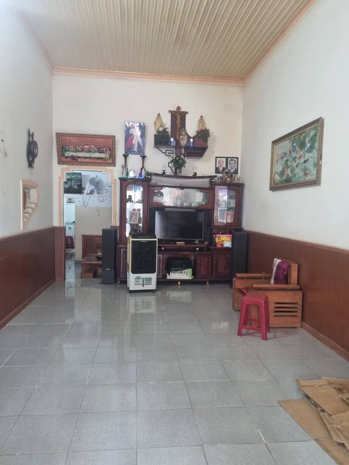 Nhà hẻm Tố Hữu Buôn Ma Thuột 115m² giá 1.669 tỷ - Sân ô tô và thiết kế tiện nghi!