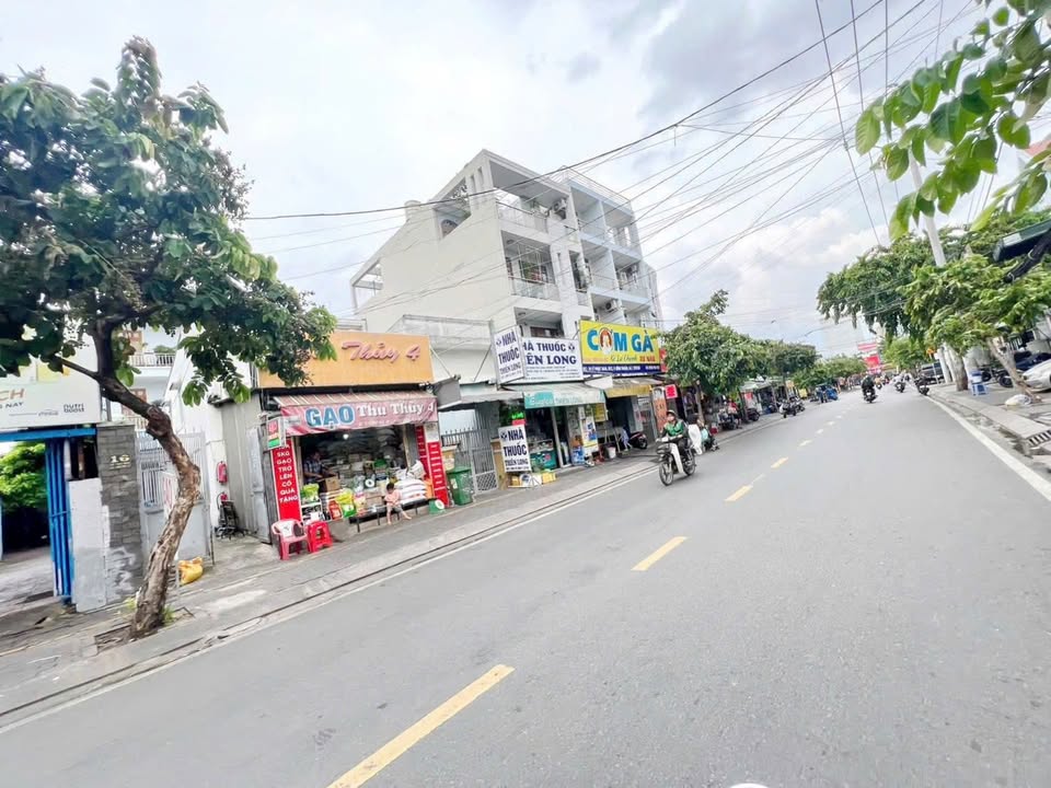 Khách sạn mặt tiền Lý Phục Man, Q7, 130m² giá 23 tỷ - Thu nhập 40-50 triệu/tháng!