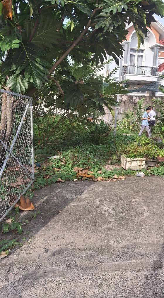 Đất thổ cư xã Bà Điểm, Hóc Môn 102m² giá 2.7 tỷ - Vị trí thuận lợi gần chợ Cây Me!