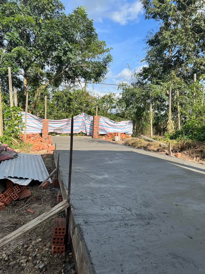 Bán đất thôn 9 Đăk Cấm 322m² - Cơ hội đầu tư hấp dẫn!