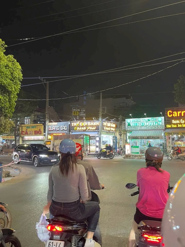 Nhà mặt tiền Nguyễn Thái Học Dĩ An 130m² giá chỉ 7 tỷ - Đang cho thuê 10 triệu/tháng!