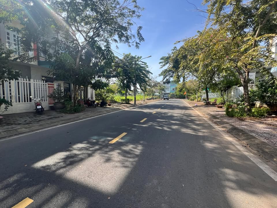 Đất nền 200m² tại Khu dân cư Minh Thắng, Cà Mau - Sổ hồng chính chủ, giá thỏa thuận!