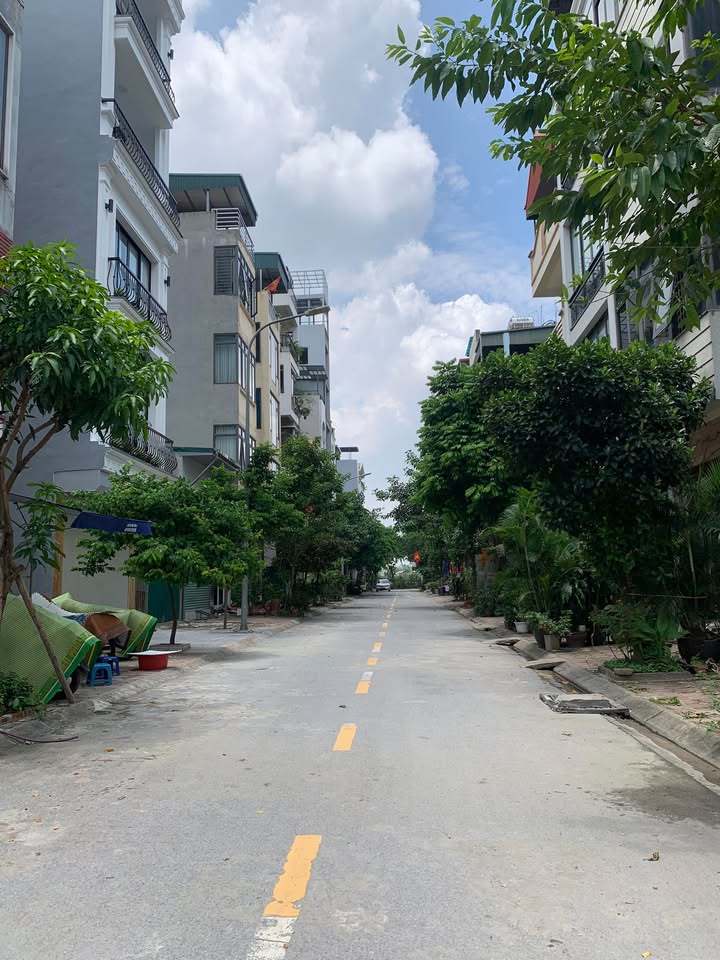 Lô đất phân lô Thạch Bàn Long Biên 75m² - Mặt tiền 5m, giá thỏa thuận!