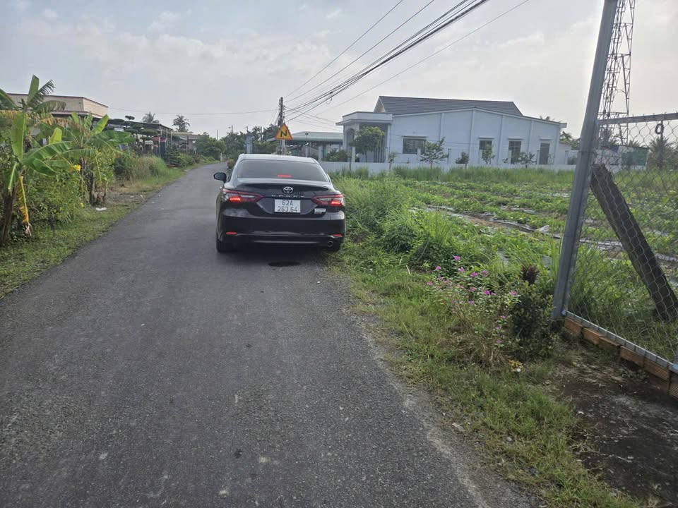 Đất thổ vườn 2700m² Nhựt Chánh, Bến Lức giá 11 tỷ - Cơ hội đầu tư tuyệt vời!