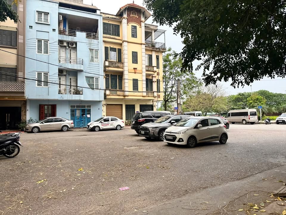 Đất nền khu phân lô giáo viên Long Biên 42m² giá thỏa thuận - Đường ô tô tránh nhau