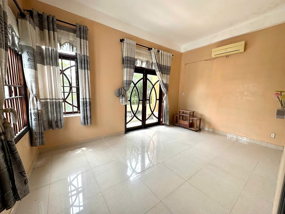 Nhà cho thuê 3 tầng mặt tiền Lê Văn Thứ, quận Sơn Trà, Đà Nẵng - Giá chỉ 25 triệu/tháng!