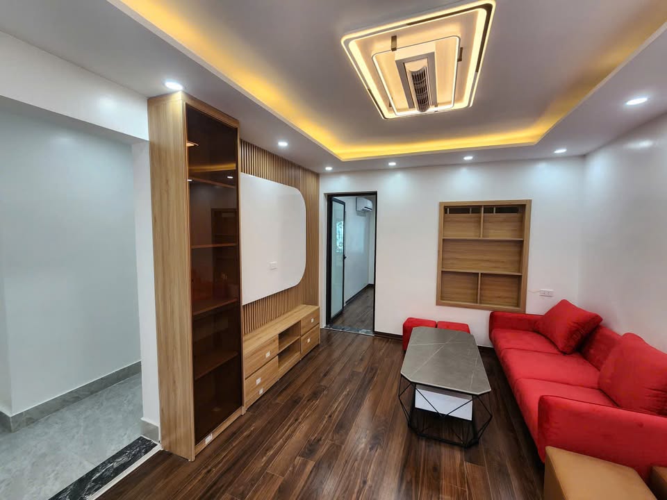 Chính chủ bán nhà Tập thể Quỳnh Mai, Hai Bà Trưng 54m² giá 5.59 tỷ - Vị trí đắc địa, an ninh tốt!