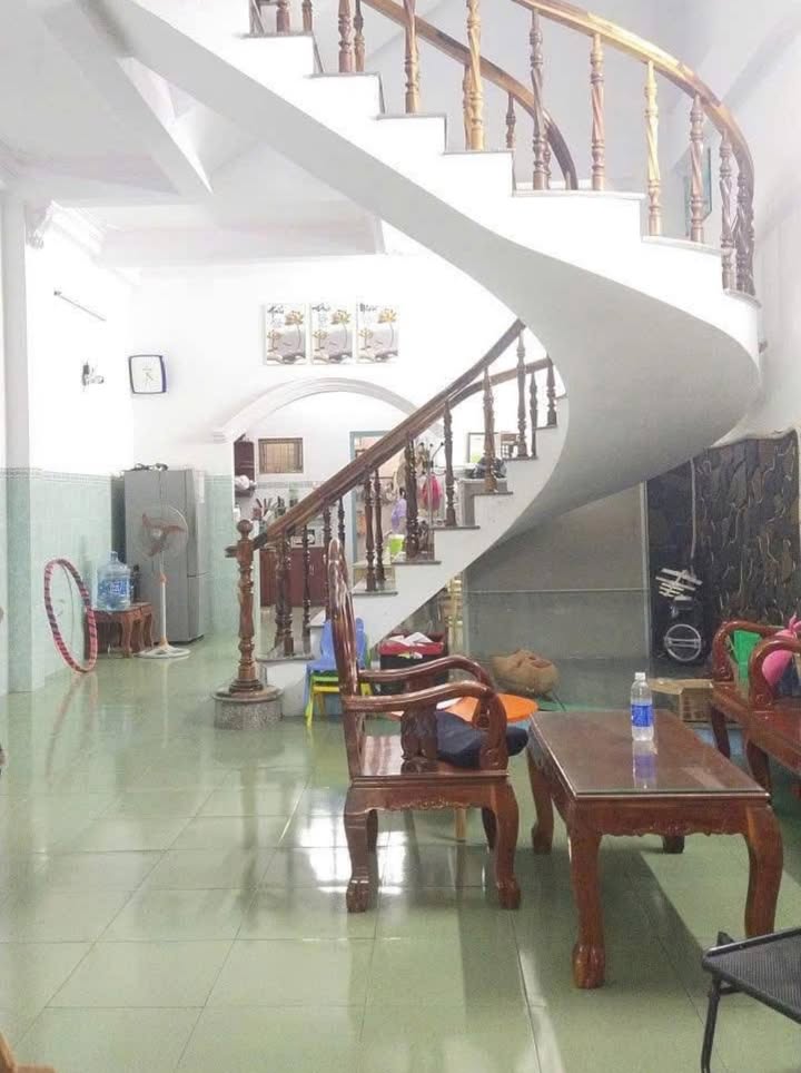 Nhà mặt tiền Phạm Ngọc Thạch, Phú Trinh, 100m² giá 5.8 tỷ - Kinh doanh thuận lợi!