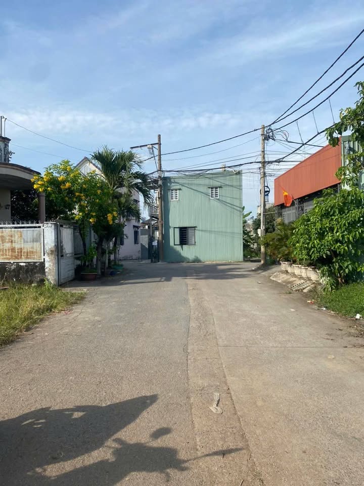 Đất nền Trảng Dài, Biên Hòa 115m² giá 1.35 tỷ - Sổ đỏ chính chủ, vị trí đẹp!