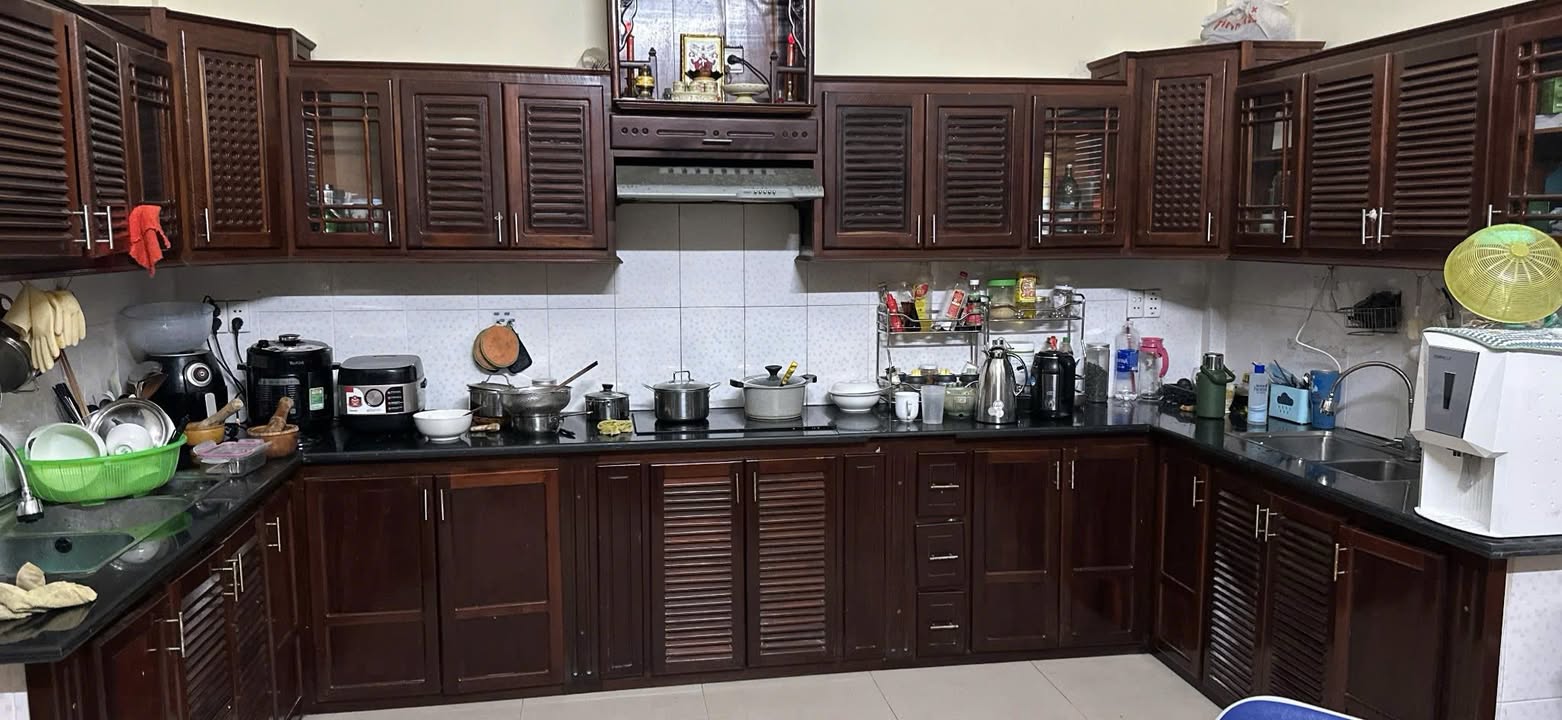 Nhà 3 tầng mặt tiền Lý Nam Đế 226m² giá 5.8 tỷ - Chỉ việc xách vali vào ở!