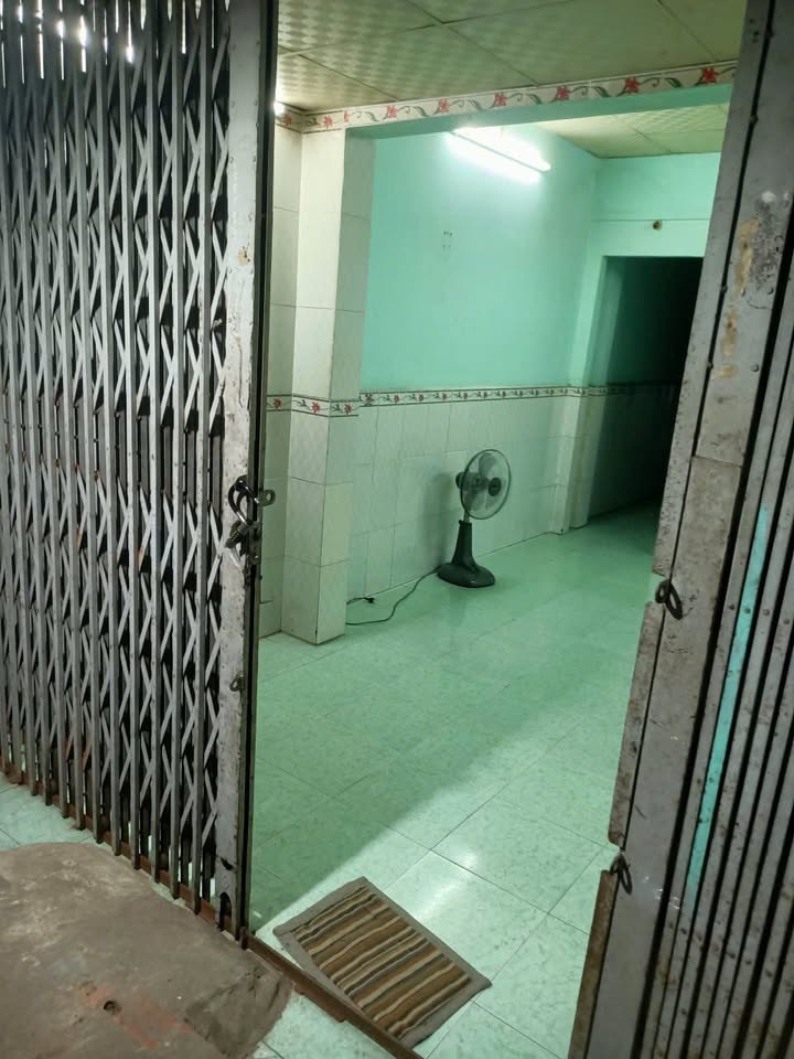 Nhà cấp 4 Tân Xuân Hóc Môn 42m² giá 2.2 tỷ - Sổ hồng riêng, sở hữu ngay!